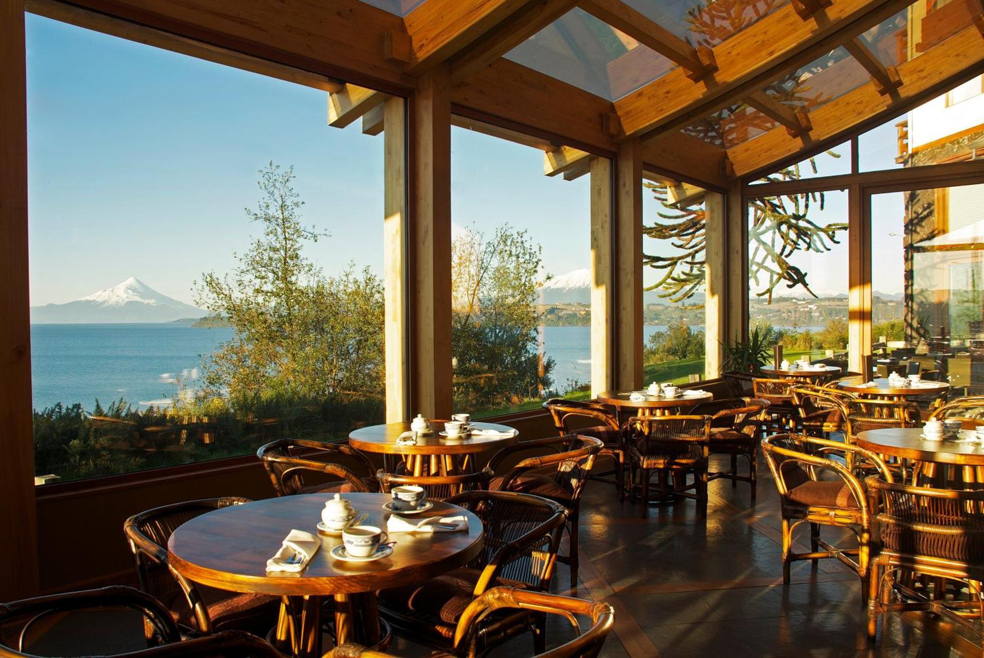 Wyndham Puerto Varas Pettra Kültér fotó The restaurant at the Hotel