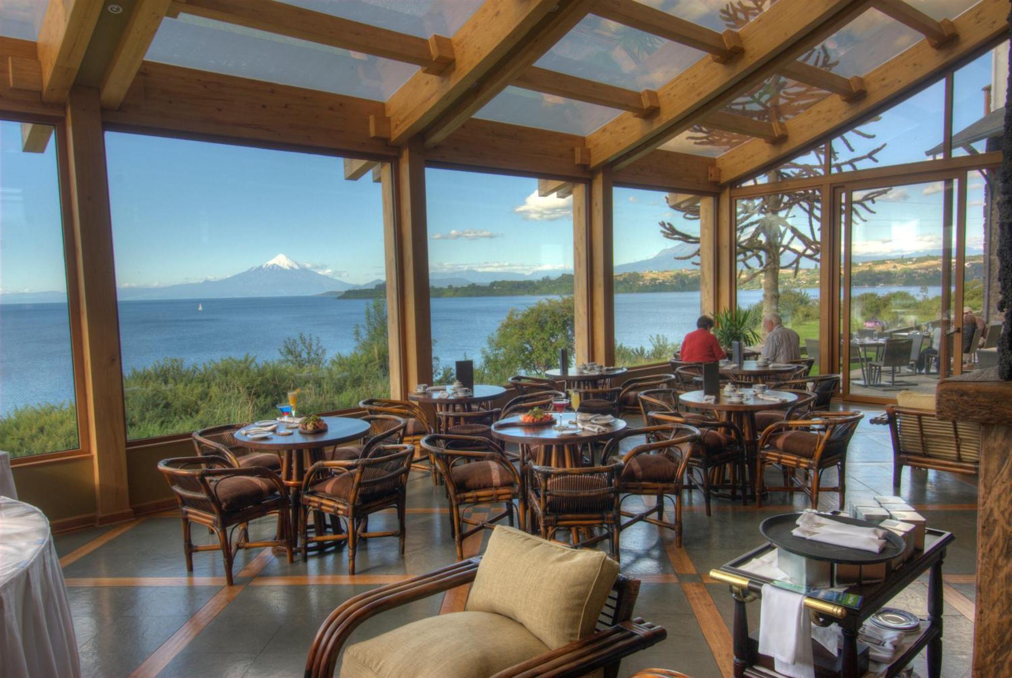 Wyndham Puerto Varas Pettra Kültér fotó Restaurant at the hotel