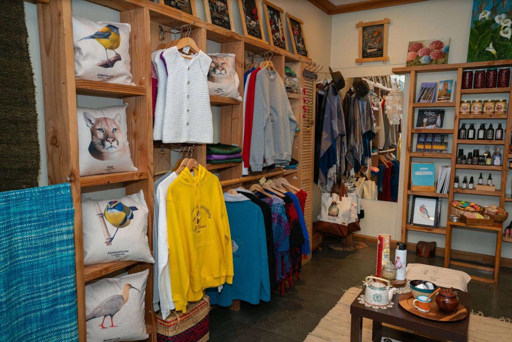 Wyndham Puerto Varas Pettra Kültér fotó The Nature Shop at the National Aviary