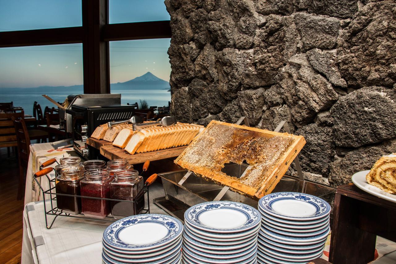 Wyndham Puerto Varas Pettra Kültér fotó Honeycomb in a restaurant